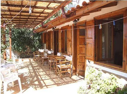 Lela\'S Kaptani Studio
